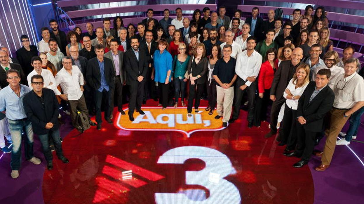 Trabajadores y presentadores de TV3 en una imagen de archivo