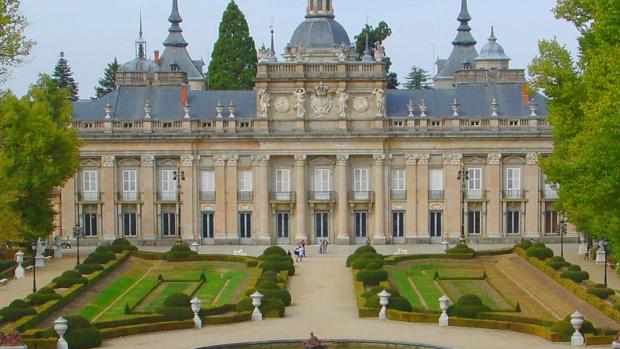 El Palacio Real de La Granja permanecerá cerrado mientras dure el incendio