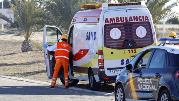 Dos hombres y un niño resultan heridos en un accidente entre dos coches y una furgoneta en Dénia