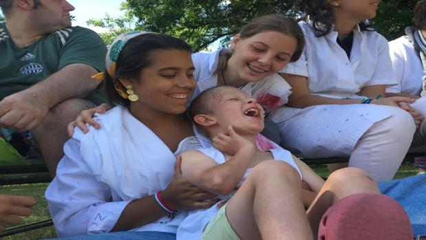 «En Hungría las personas con discapacidad pueden pasar días sin ver la calle en invierno»