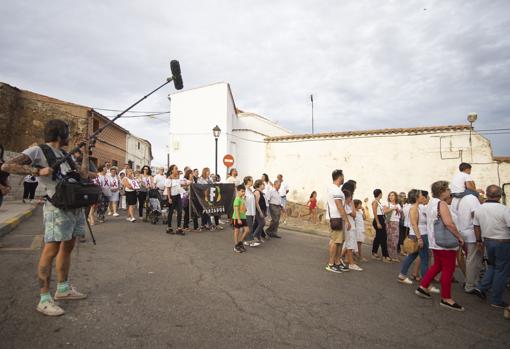 Manifestantes durante el recorrido de la marcha por Almadén