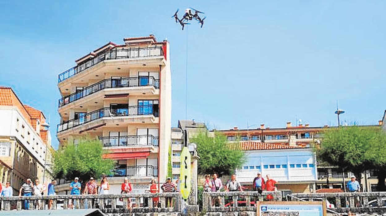 Los drones despiertan la curiosidad en Sanxenxo