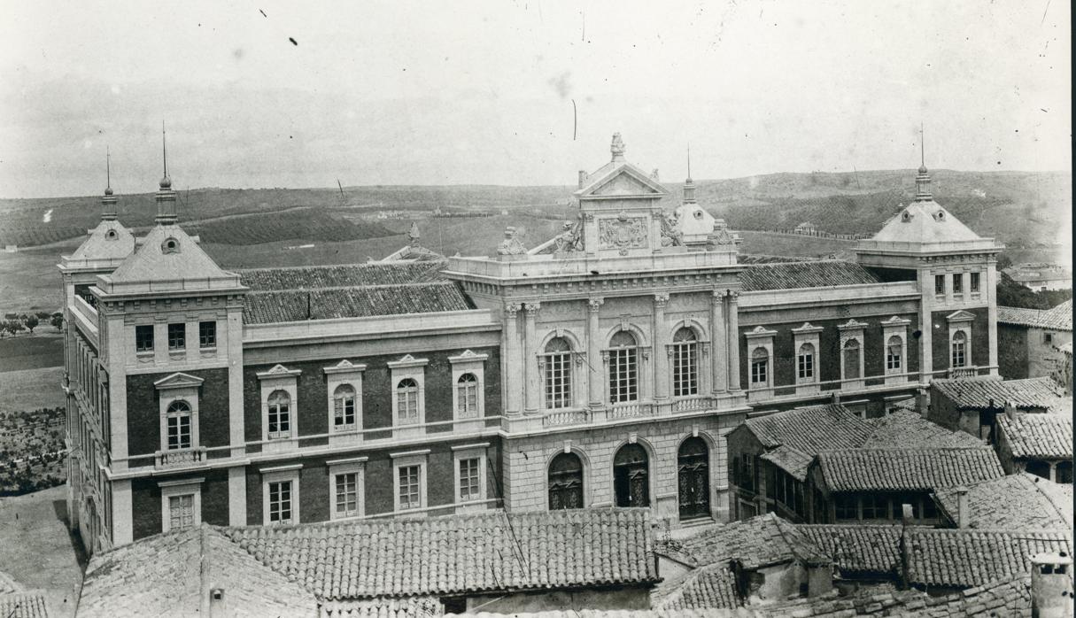 Edificio de la Diputación provincial de Toledo (1927). Fotografía cedida por el Archivo Nacional de Datos Geofísicos – Observatorio geofísico de Toledo. Instituto Geográfico Nacional.