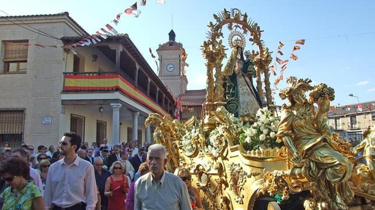 Procesión en Camarena