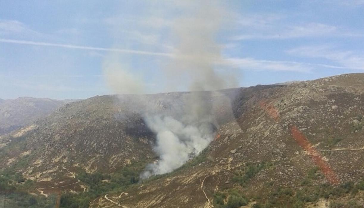 Imagen del incendio declarado en Ávila