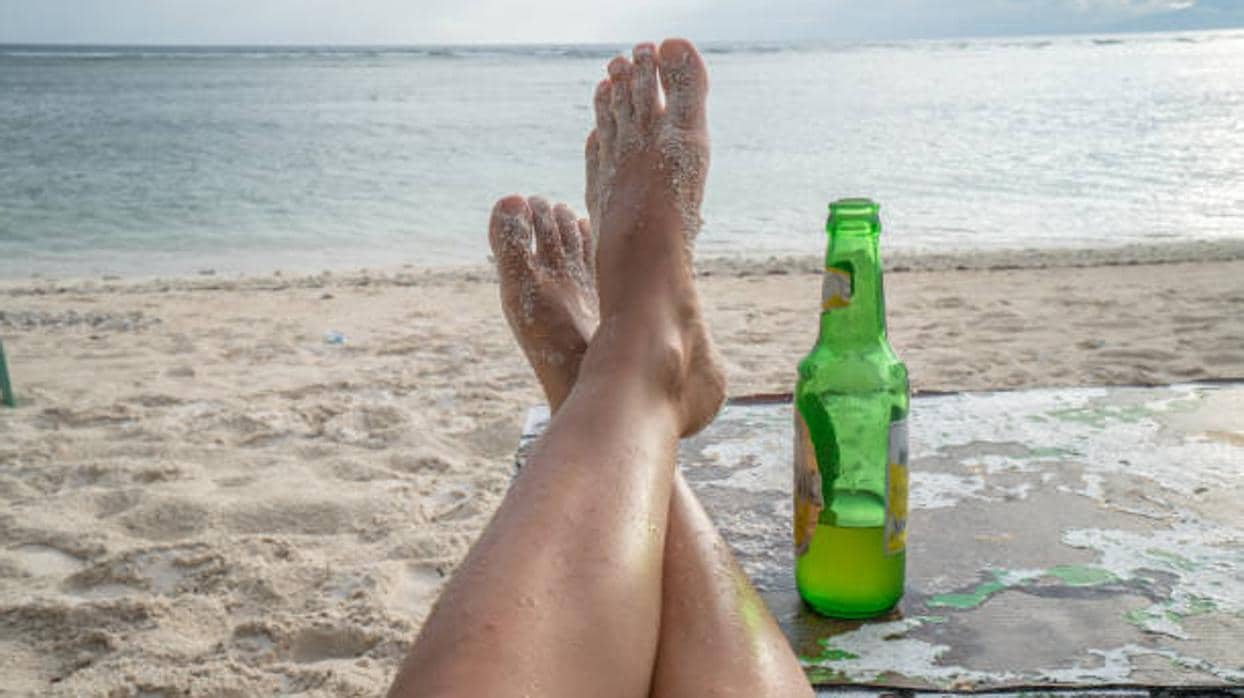 La cerveza en la playa es el plan ideal para los castellanomanchegos