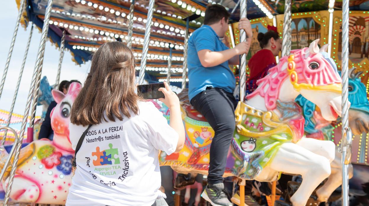 Asociaciones del personas con trastornos del espectro autista en la Feria de Sevilla