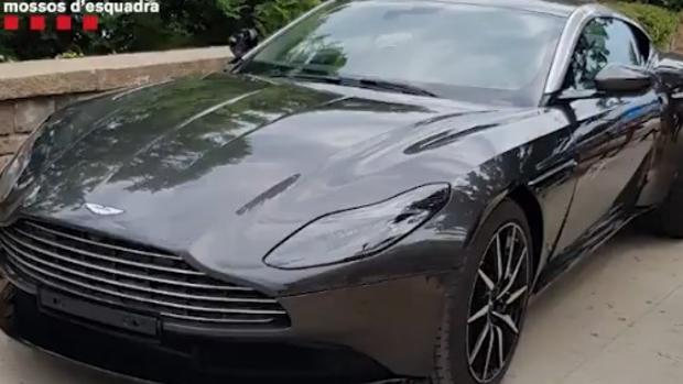 Detenido un ladrón de coches de lujo por robar un Aston Martin en Barcelona y darse a la fuga