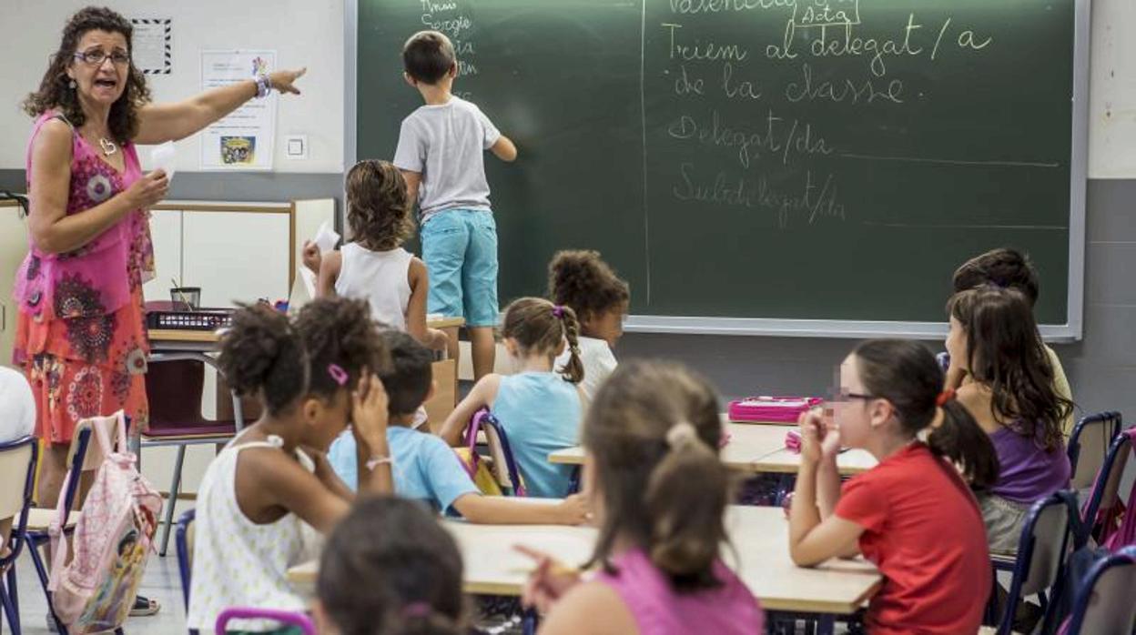 Alumnos en clase en un colegio de Valencia