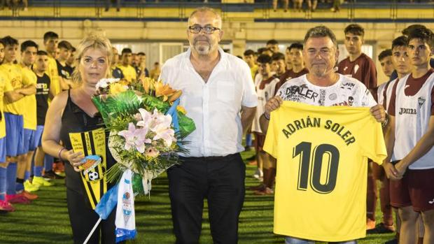 Un torneo de fútbol benéfico llevará el nombre de un jugador juvenil que falleció por cáncer