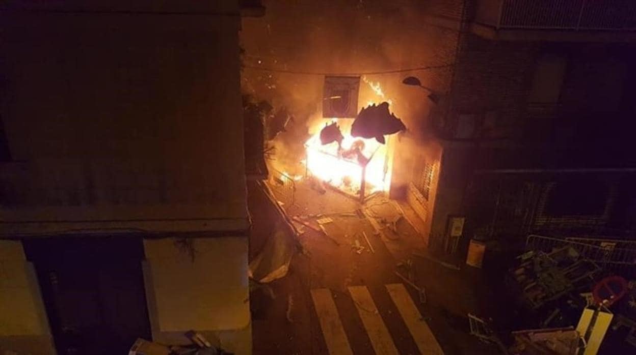 Imágen del incendio en el barrio de Gràcia