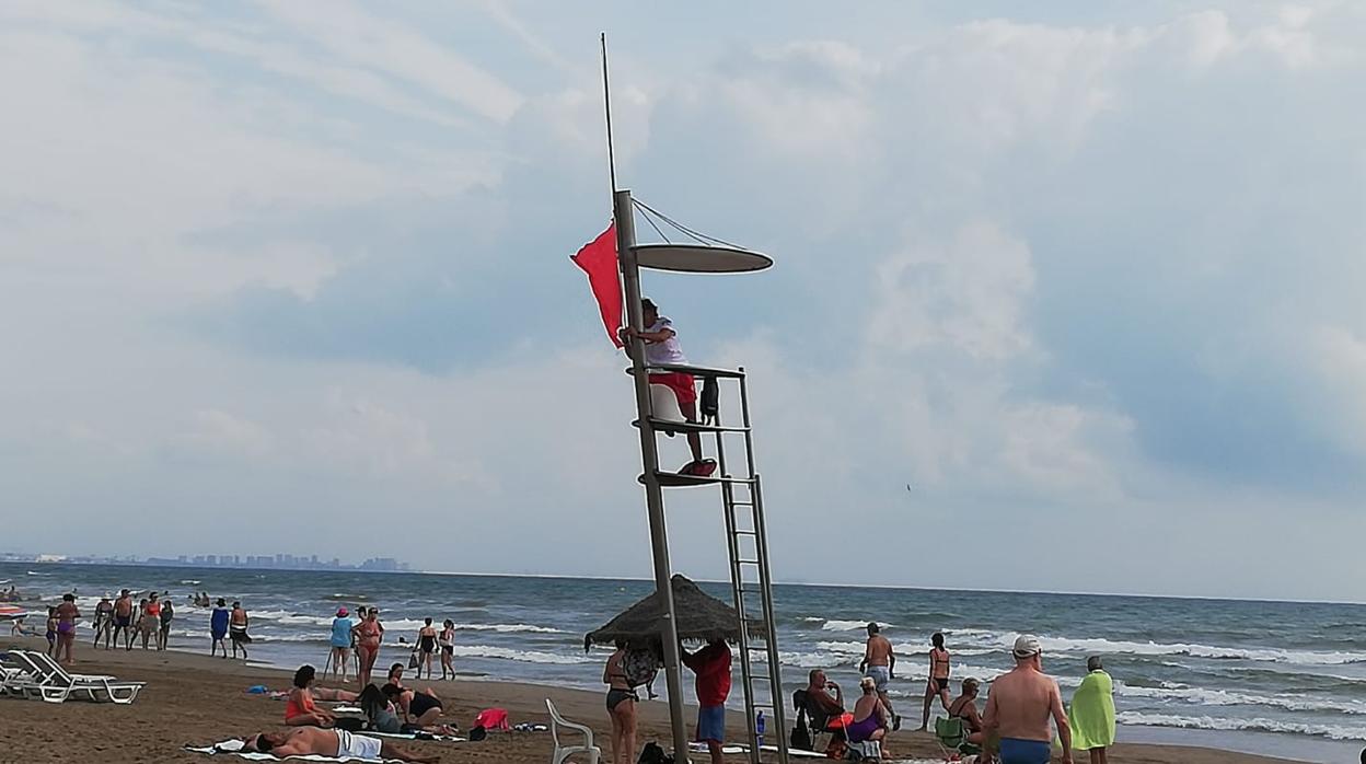 Imagen de hoy de la playa del Cabanyal