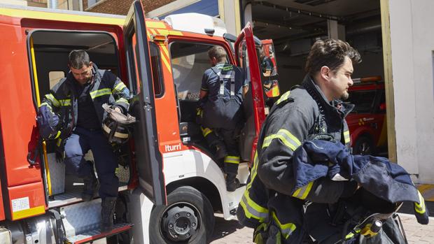 El emotivo vídeo que rinde homenaje a los Bomberos de la Comunidad de Madrid: «Héroes sin capa»