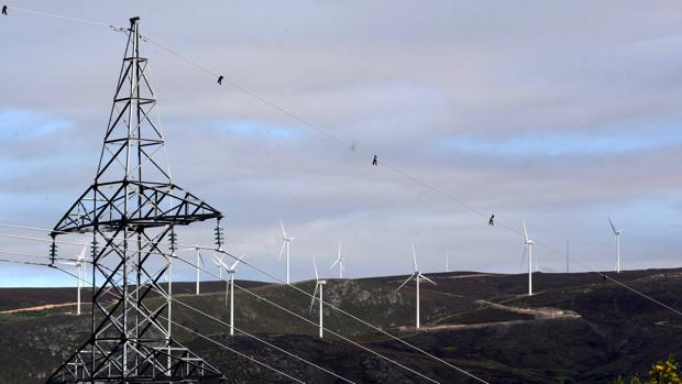 Muere un joven en Segovia al recibir una descarga y caer de una torre eléctrica