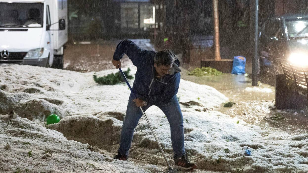 Efectos de una tormenta de granizo caída en la tarde del lunes