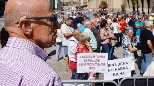 Los jubilados de Zaragoza reanudan sus protestas para exigir mejores pensiones