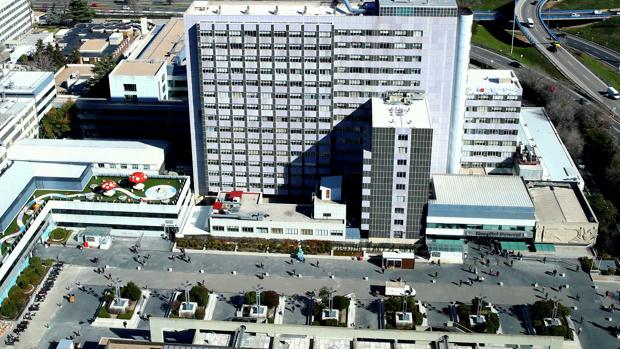 Sanidad estudia aplicar descuentos para los usuarios de los parkings de los hospitales públicos de Madrid