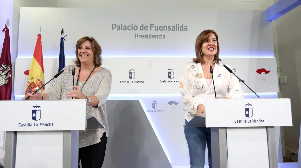 Patricia Franco, a la izquierda, y Blanca Fernández, durante la rueda de prensa
