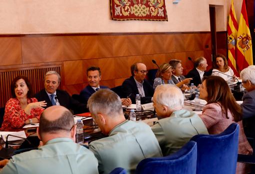 Responsables municipales y de la Delegación del Gobierno, durante la reunión de la Junta de Seguridad celebrada en Zaragoza esta semana