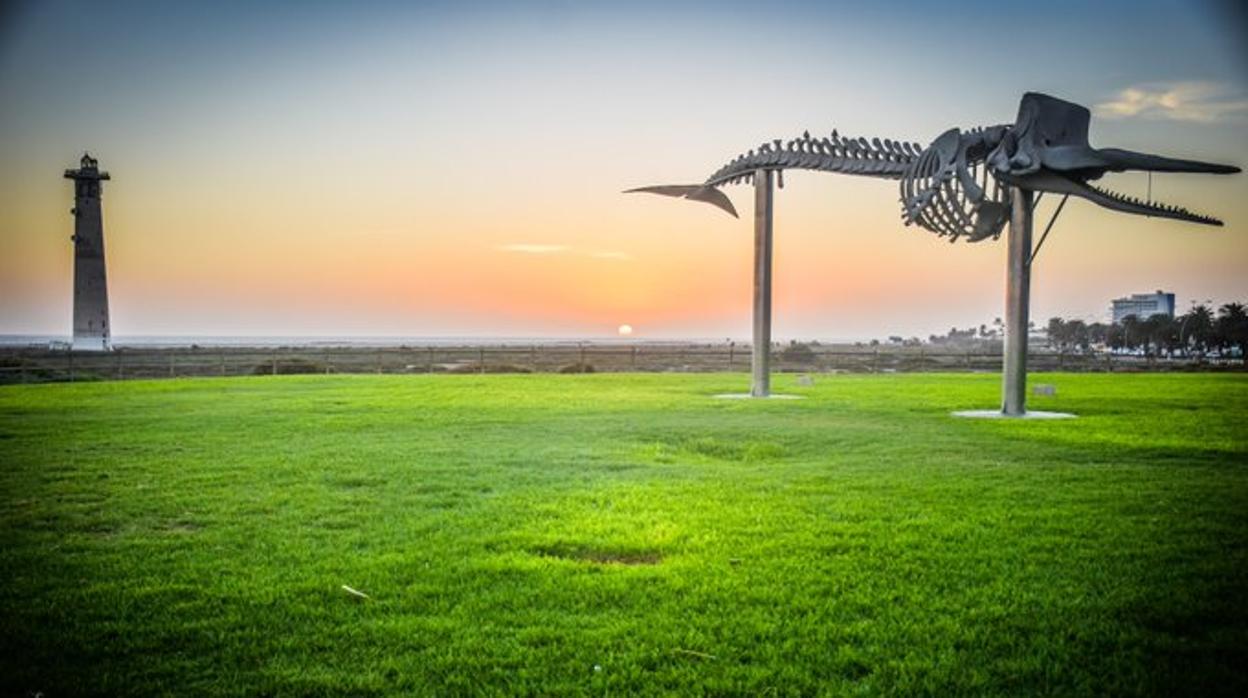 Faro del municipio majorero de Pájara y monumento al mar