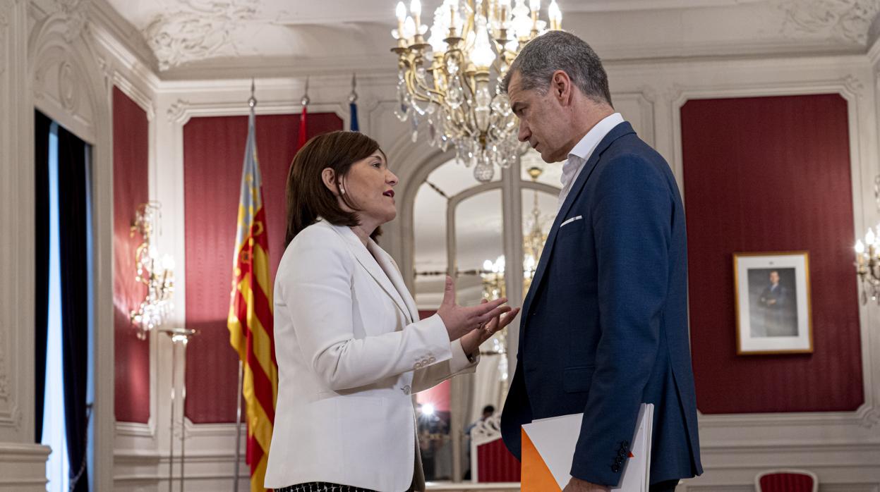 Isabel Bonig y Toni Cantó, en las Cortes Valencianas