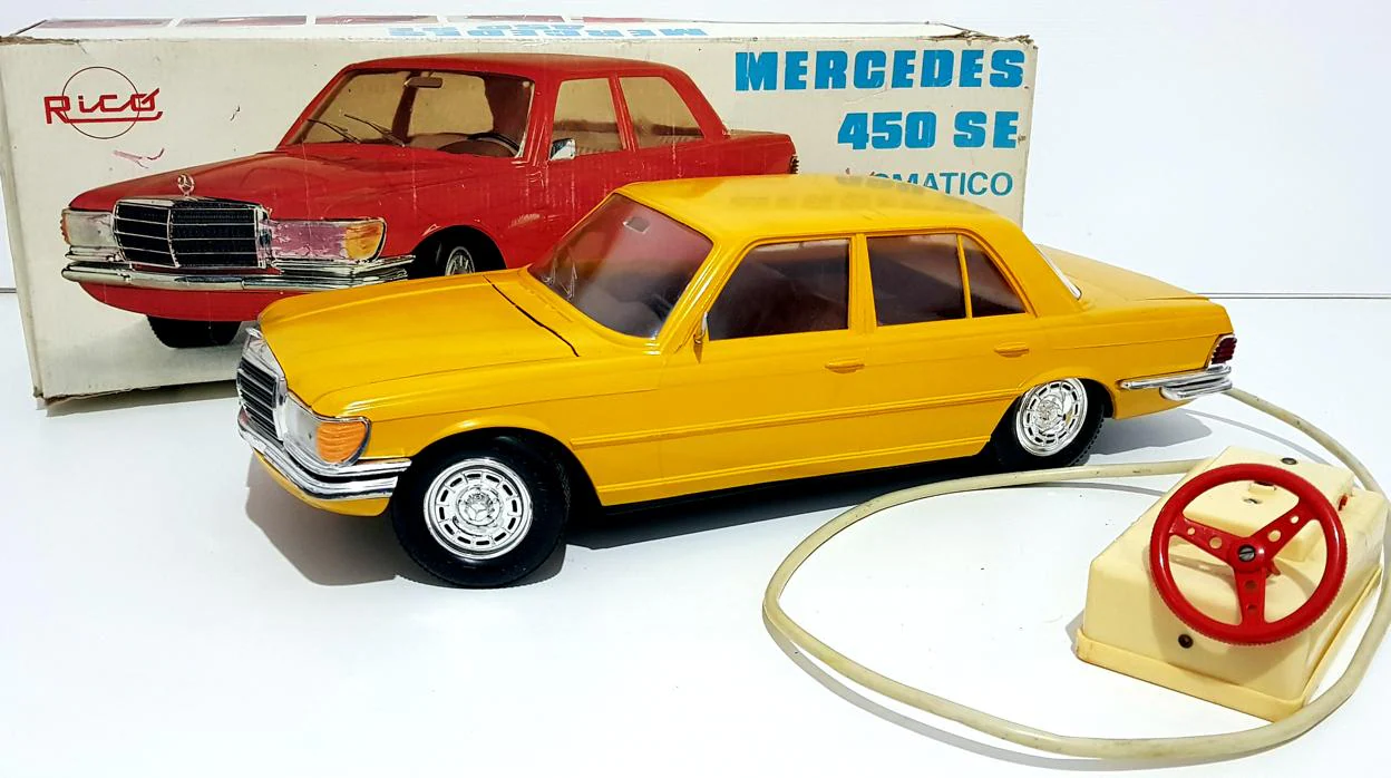 Coche Mercedes 450 SE, juguete de colección de la marca Rico