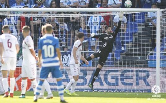 0-1: El VAR y los palos se alían con el Albacete en La Coruña