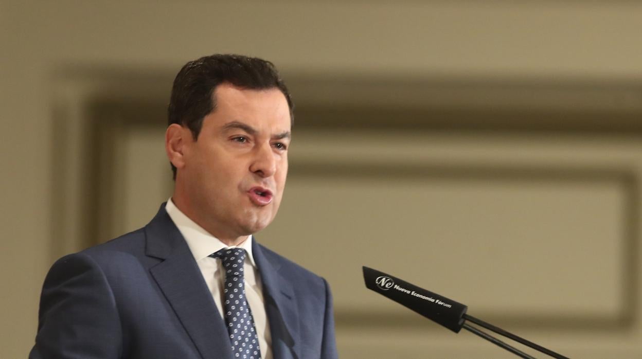 El presidente de la Junta de Andalucía, Juanma Moreno, en el desayuno informativo