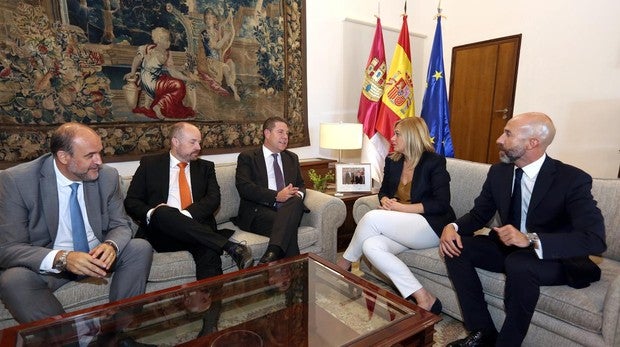 La Junta ve «expectativas razonables» de que PSOE, PP y Cs pacten sobre agua y financiación