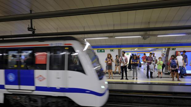 La Comunidad de Madrid inicia los trámites para abrir Metro 24 horas los fines de semana