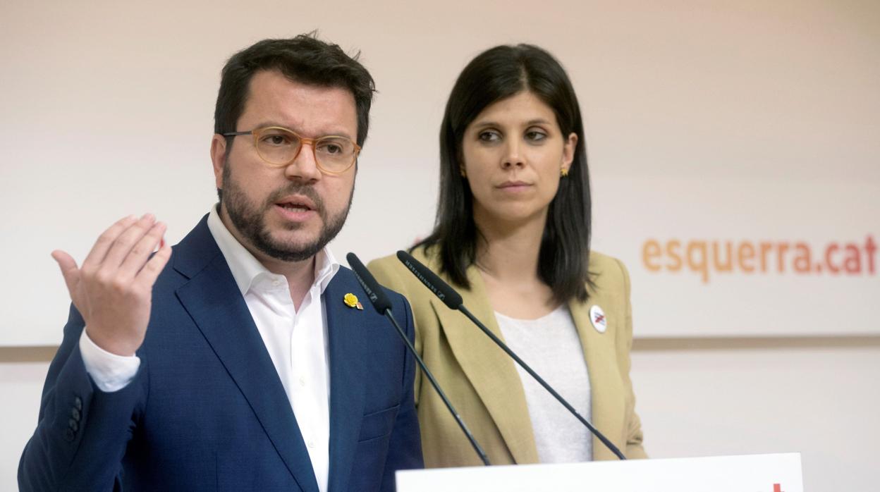 El coordinador nacional de ERC, Pere Aragonès, y la portavoz del partido, Marta Vilalta