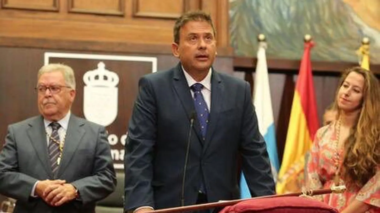 Ábalos firma el regreso de Ibarra Betancort a los puertos de Canarias