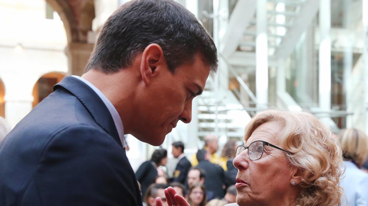 Pedro Sánchez y Manuela Carmena, en una imagen de archivo