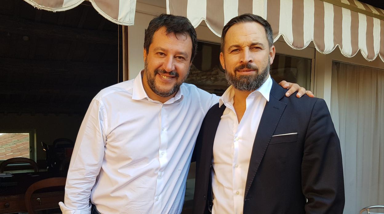 Matteo Salvini y Santiago Abascal, en la foto compartida por el segundo en su cuenta de Twitter