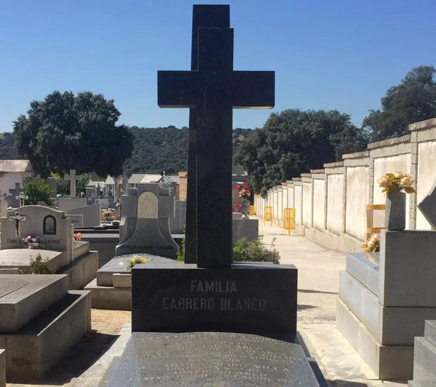 De Carrero Blanco a los descendientes de Colón: así es Mingorrubio, el cementerio al que trasladarán a Franco