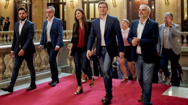 Ciudadanos denuncia a Celaá ante la Junta Electoral Central