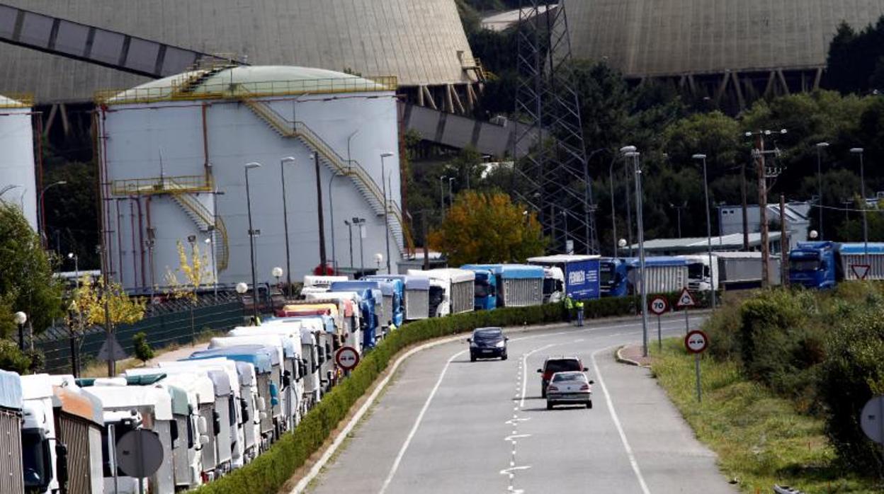 La marcha desde As Pontes a La Coruña para demandar soluciones para la central colapsó La Coruña