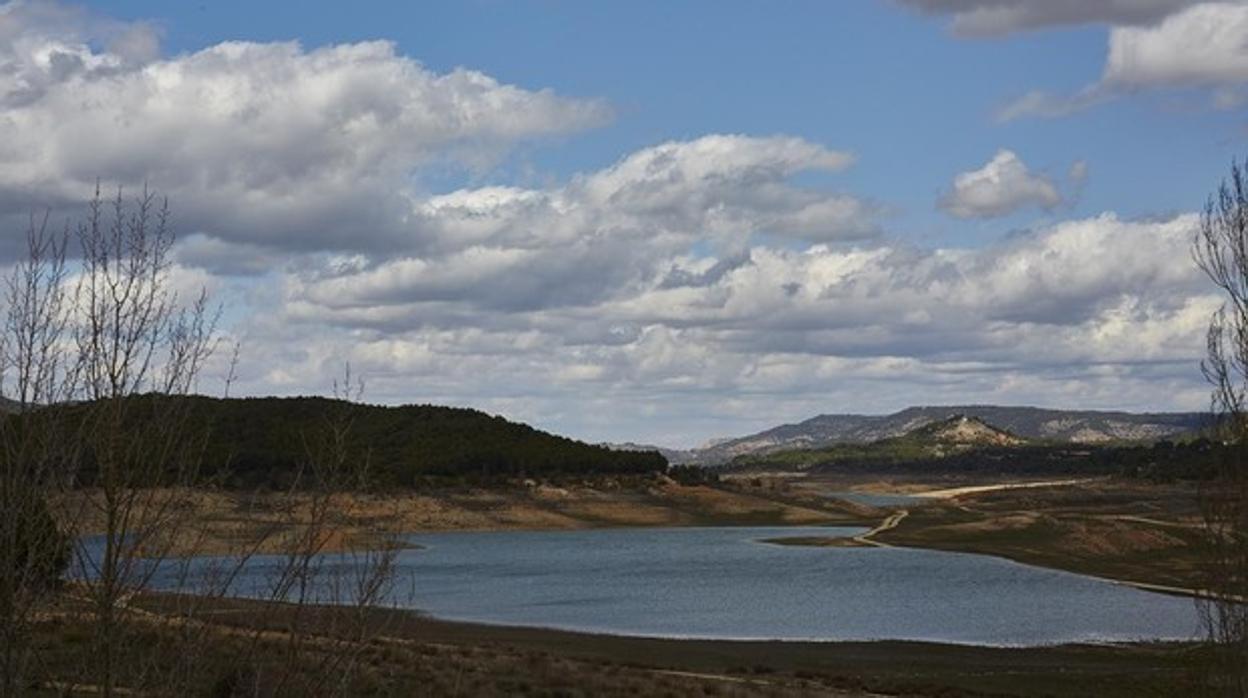 Foto de archivo del pantano de Entrepeñas
