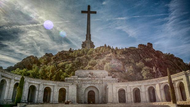 La Abogacía del Estado trata de agilizar la exhumación de Franco y la familia pone un nuevo obstáculo