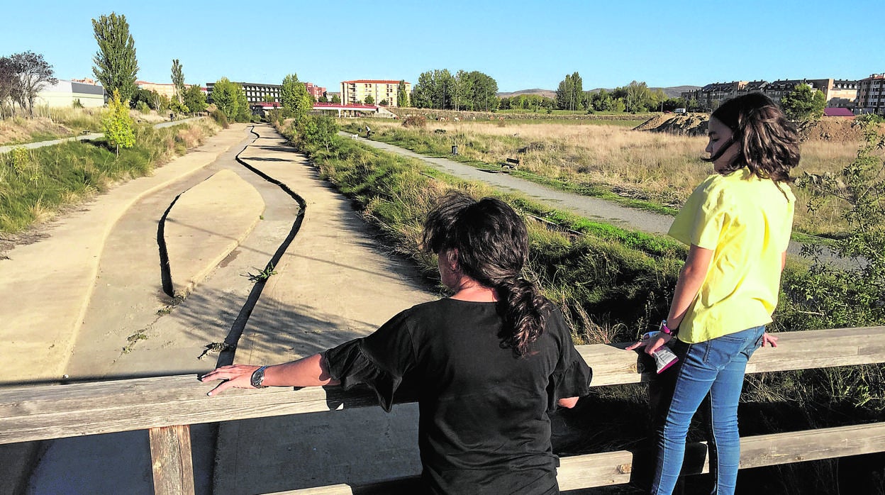 Cauce del río Chico, a su paso de la ciudad de Ávila