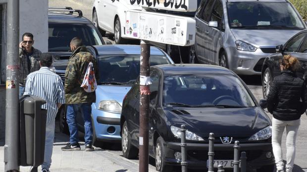 Macrorredada contra las «cundas», los taxis de la droga en Madrid