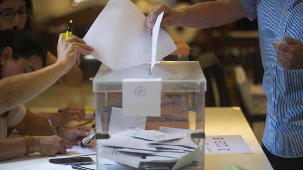 Un total de 15 partidos concurrirán a las elecciones por alguna de las provincias de Castilla-La Mancha