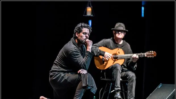 «Lazarillo de Tormes» se desnuda junto a una guitarra en el Teatro de Rojas