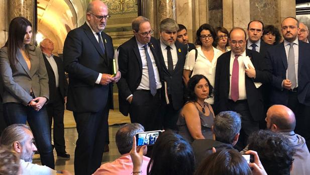 Sentada de periodistas en el Parlament para protestar por las agresiones que sufren en las manifestaciones