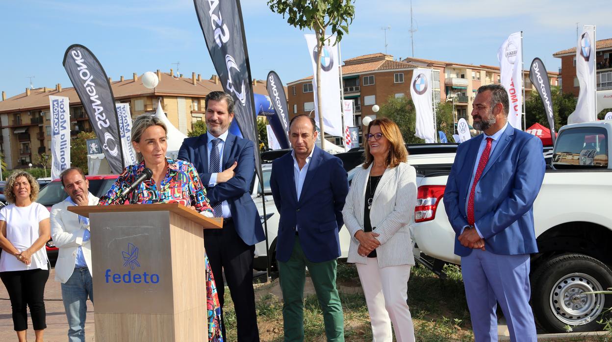 Madruga, segundo por la izquierda en la inauguración de la Feria del Vehículo de Ocasión