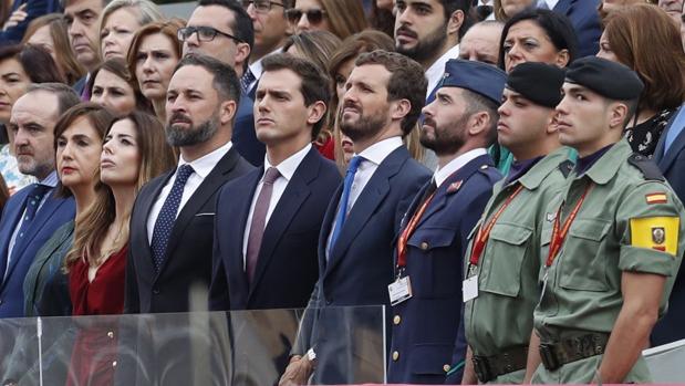 Sánchez y Casado acuerdan ir unidos si se toman medidas excepcionales en Cataluña