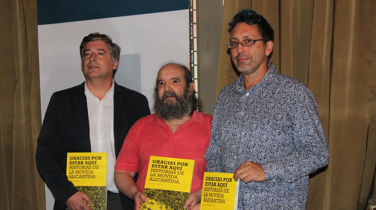 Martín Sanz, José María Esteban y Carles Cortes, este lunes presentando el libro en Alicante