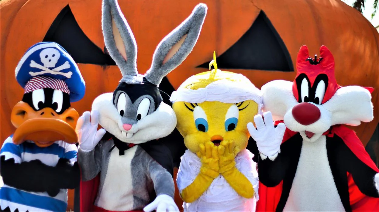 Los personajes de los Looney Toones disfrazados para Halloween