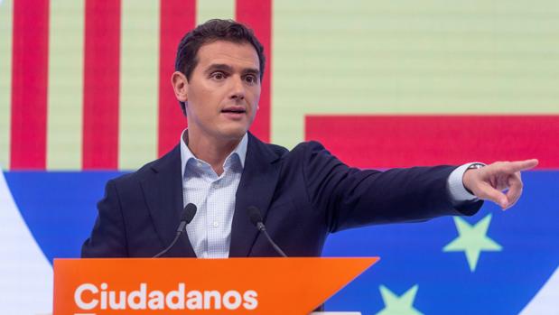 Albert Rivera: «No nos representan ni las esteladas ni las banderas franquistas»