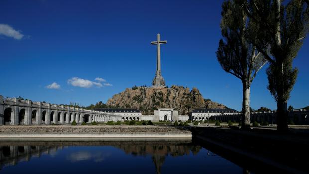 ¿A qué hora exhuman a Franco? Los restos serán trasladados hoy al cementerio de Mingorrubio